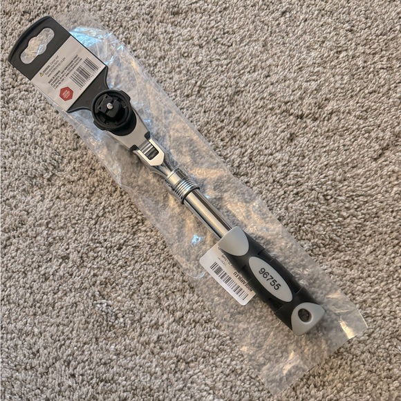 Ratchet - Picture 4 of 5